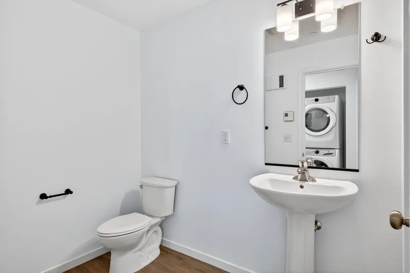Photo 20 of 27 of Proud Ground home: 7545 N Olin Ave, Unit 201