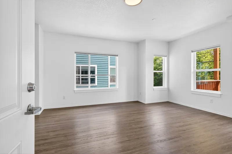 Photo 4 of 27 of Proud Ground home: 7545 N Olin Ave, Unit 201