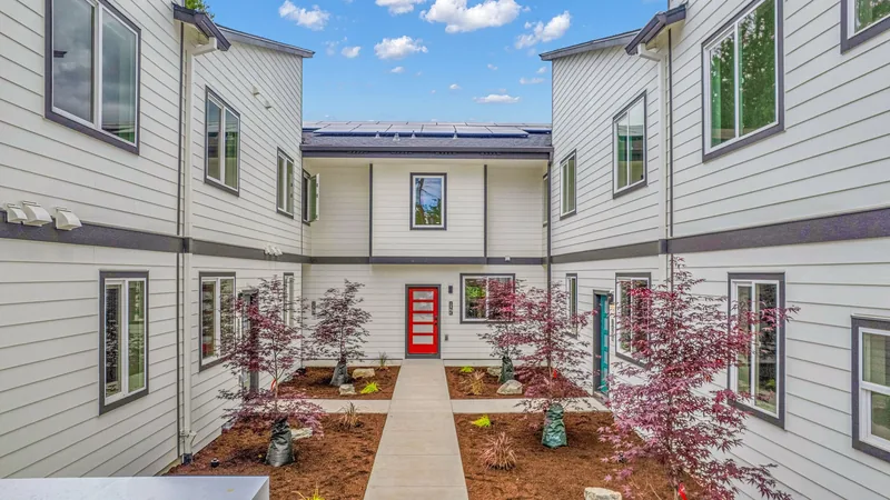 Photo 3 of 60 of Proud Ground home: Carlton Courtyard: 7 New Townhomes