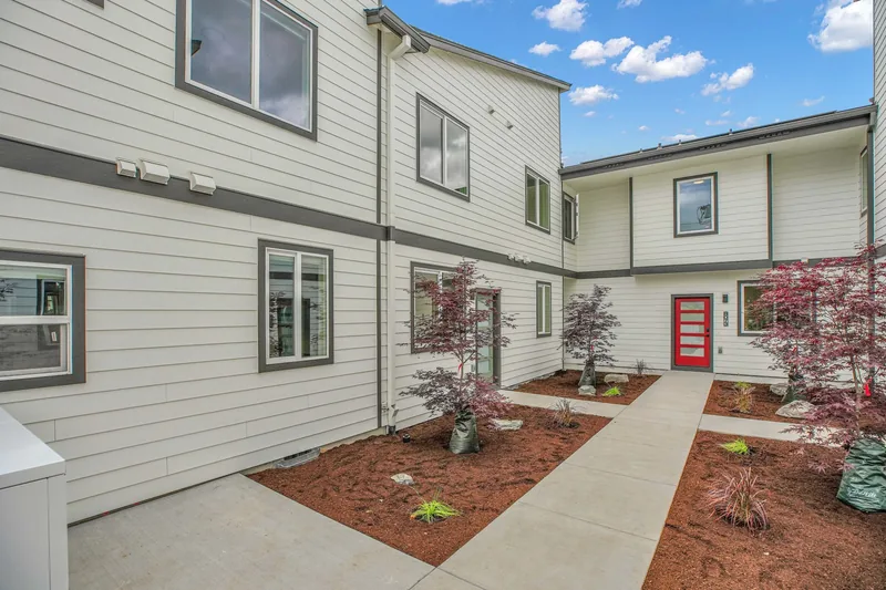 Photo 4 of 60 of Proud Ground home: Carlton Courtyard: 7 New Townhomes