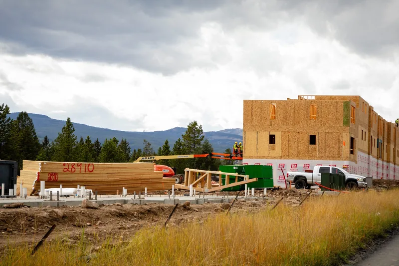 Photo 10 of 21 of RiverView Apartments (Big Sky) Waitlist