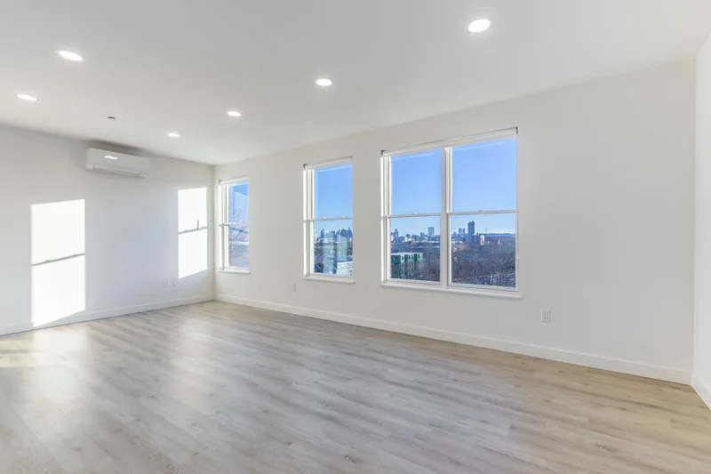Photo 7 of 8 of Skyline Apartments