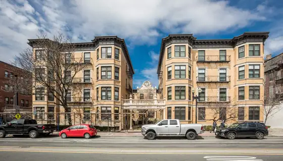 Photo of Newcastle Saranac Apartments