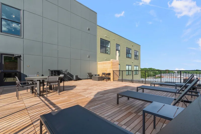 Photo 4 of 10 of The Artemis at Arlington Heights