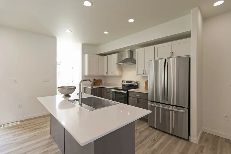 Photo 7 of 15 of The Rowe 1 BR - 235 S 4th St E, Unit 203