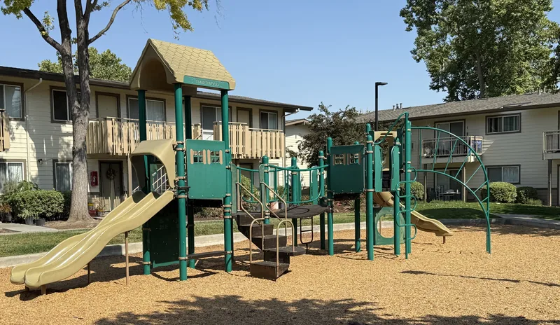 Photo 9 of 12 of Timberwood Apartments