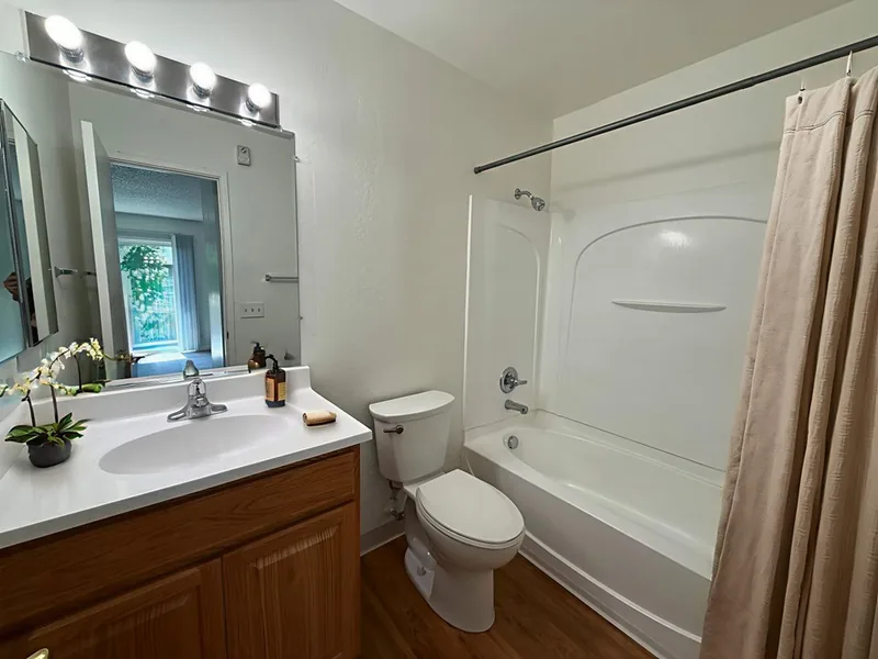 Photo 5 of 12 of Timberwood Apartments