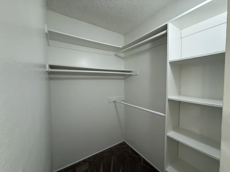 Photo 6 of 12 of Timberwood Apartments