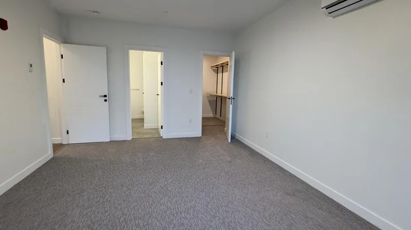 Photo 4 of 5 of Vavel Apartments