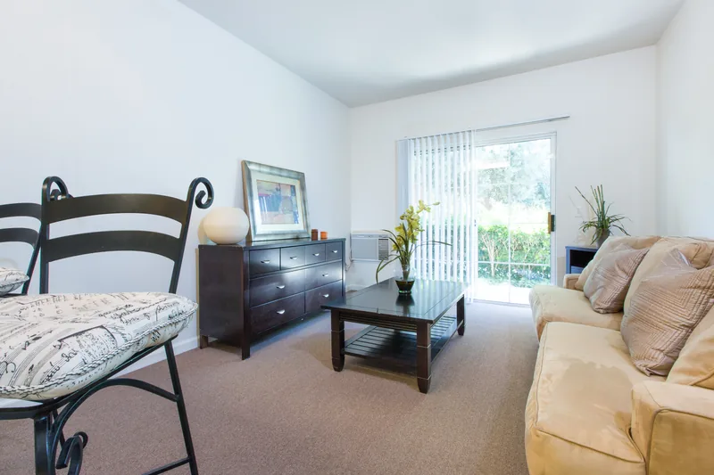 Photo 2 of 6 of Villagio Apartments